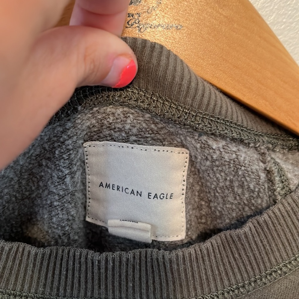 American Eagle Outfitters olive green crewneck sweatshirt velvet floral decal XS - Picture 3 of 5